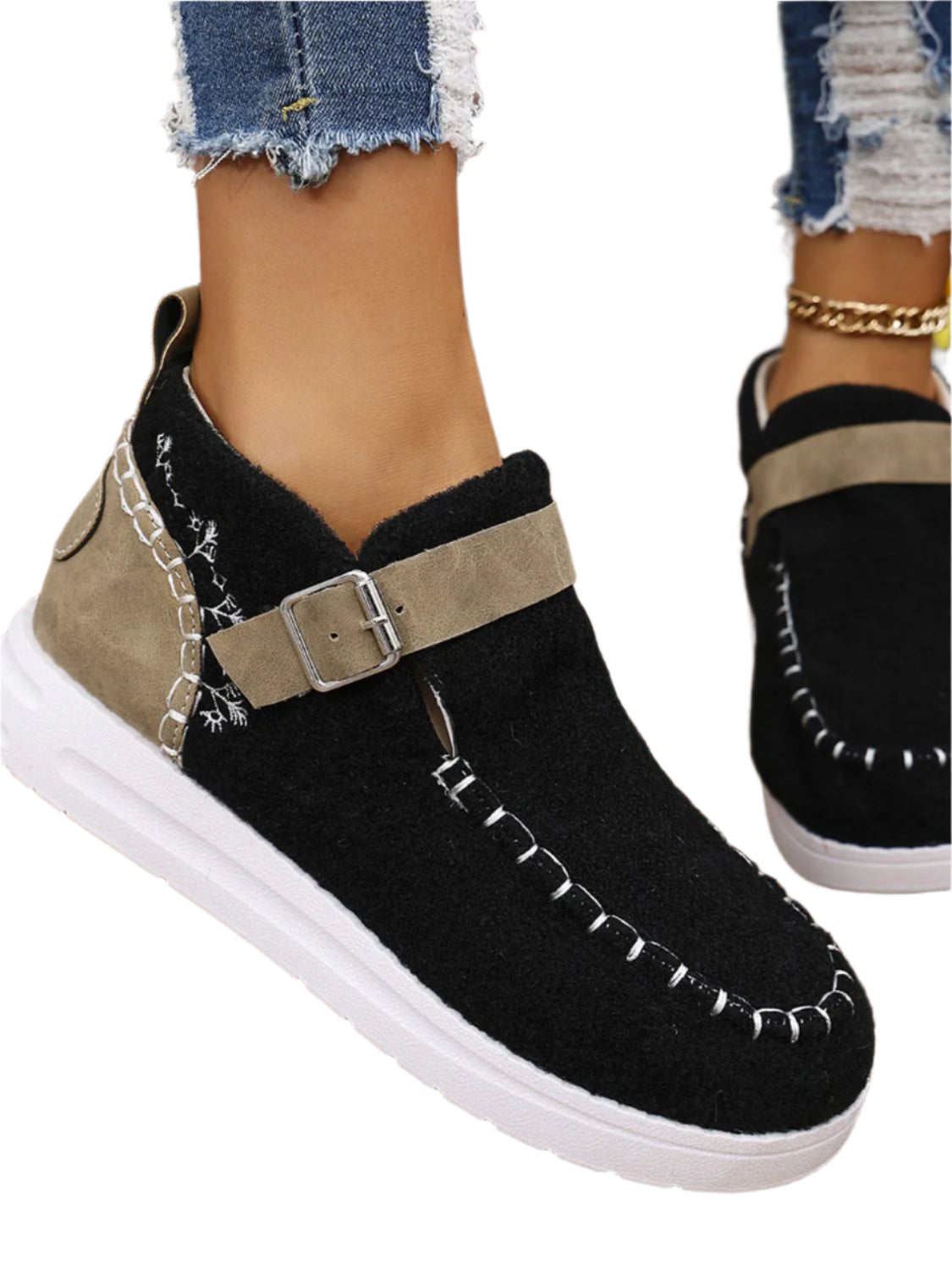 Contrast Round Toe Buckle Sneakers