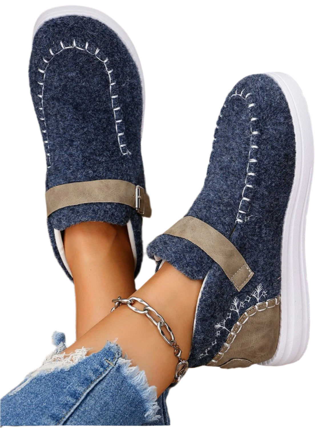 Contrast Round Toe Buckle Sneakers