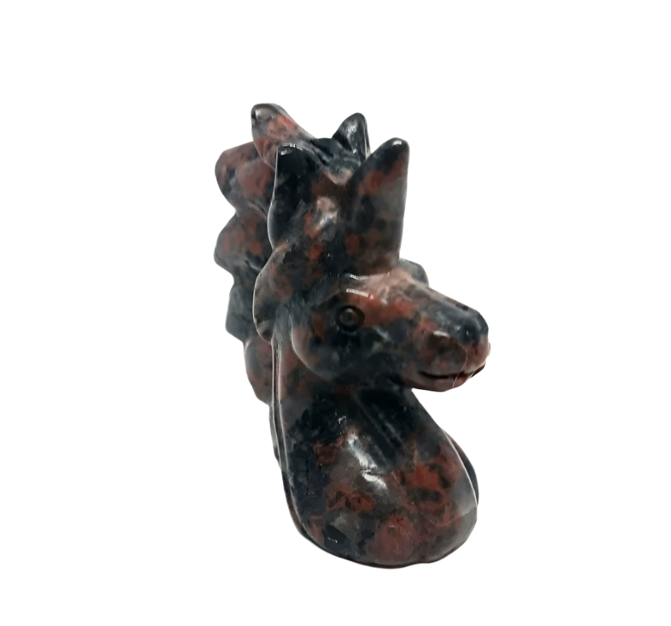 Que Sara Crystal Unicorn Carving