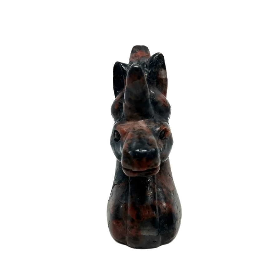 Que Sara Crystal Unicorn Carving