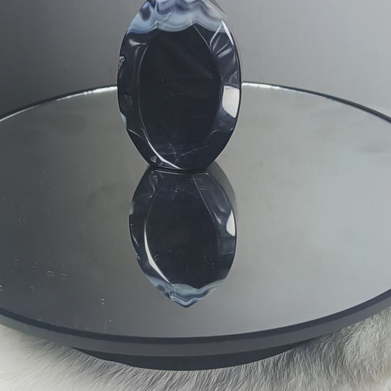 Black Banded Agate Teardrop Point
Norse Magic Store