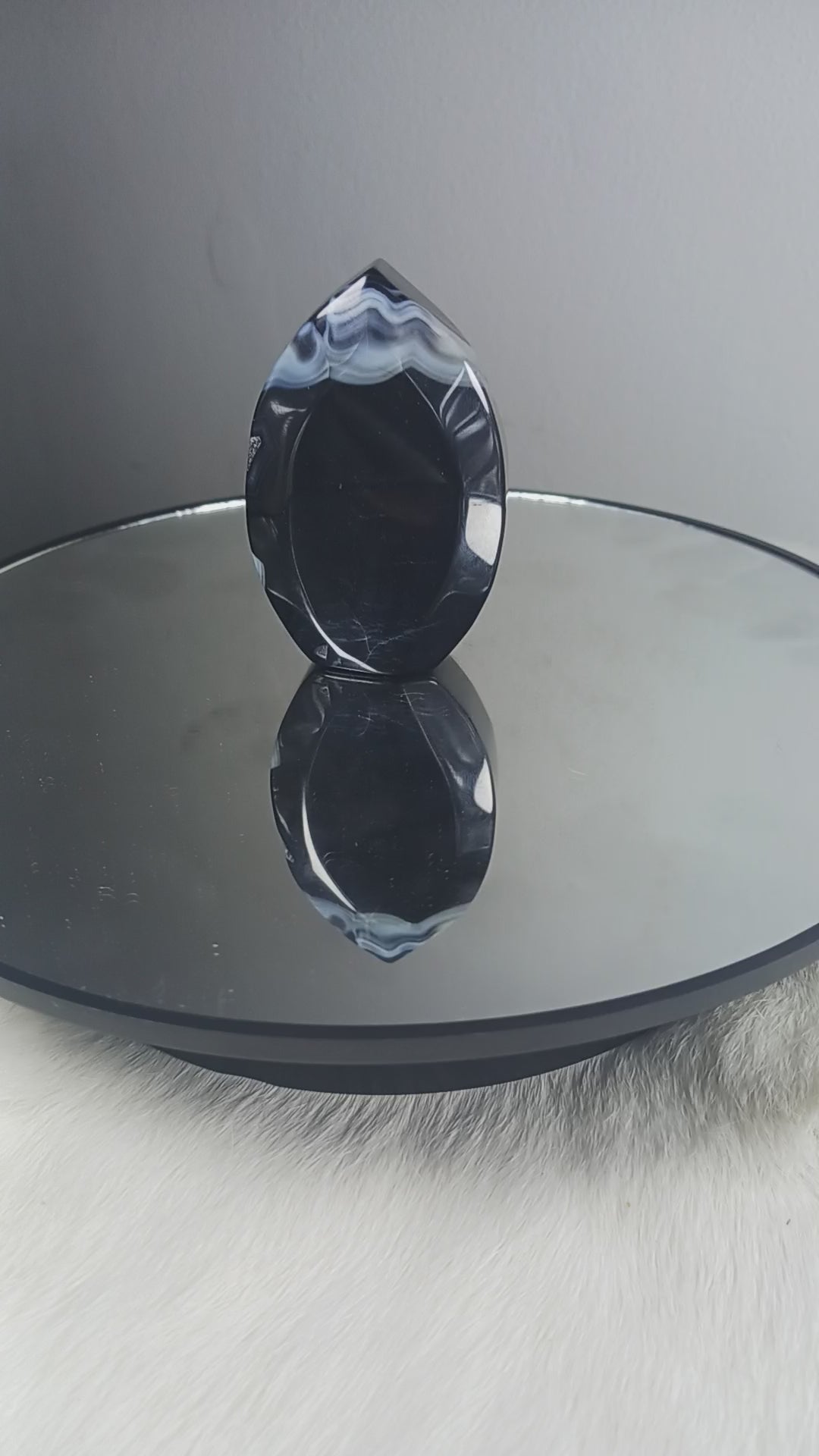 Black Banded Agate Teardrop Point
Norse Magic Store